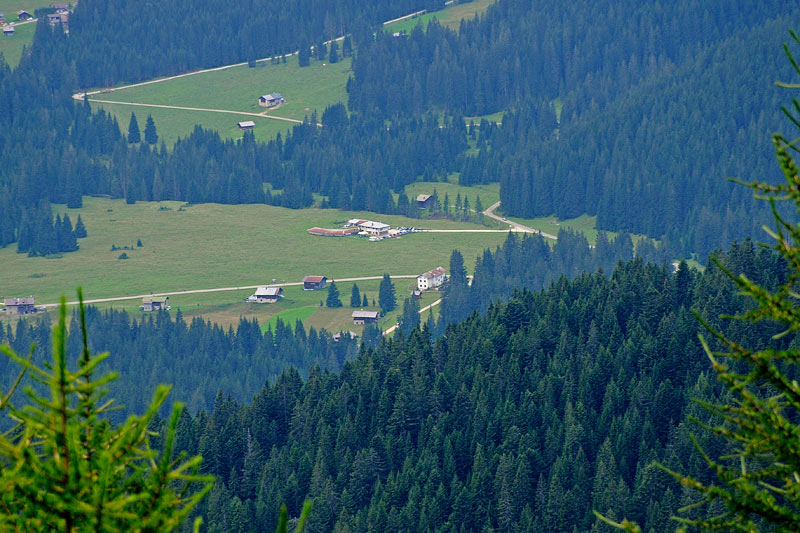 08-07-14-095559.jpg - L'Agriturismo Pra Marino che ci ha  ospitato durante il soggiorno